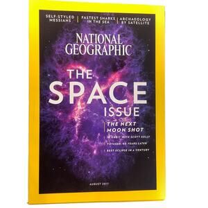 National Geographic AUG 2017, The Space Issue, Moon Shot, Voyager 40 Years Later
